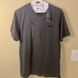 Gray Under Armour tee for men. Size Large shirt for men